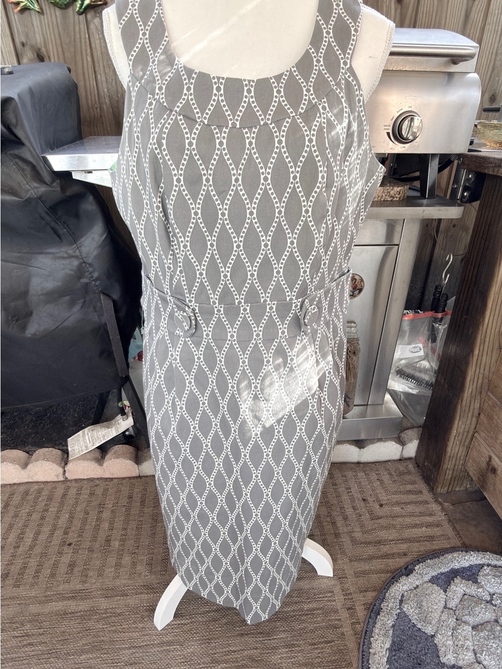 Robbie‎ Bee Size 16 Gray & White Geometric Sheath Dress